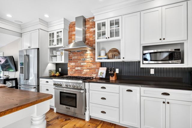 18 Broad St, Newburyport, MA 01950