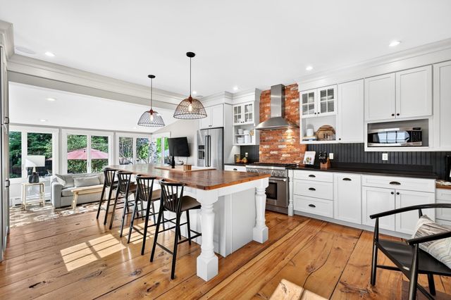 18 Broad St, Newburyport, MA 01950