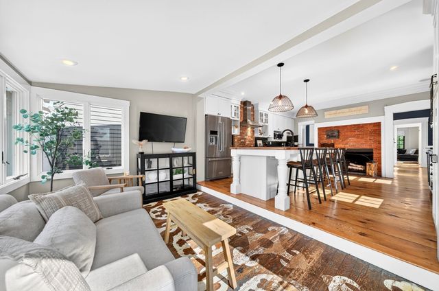 18 Broad St, Newburyport, MA 01950
