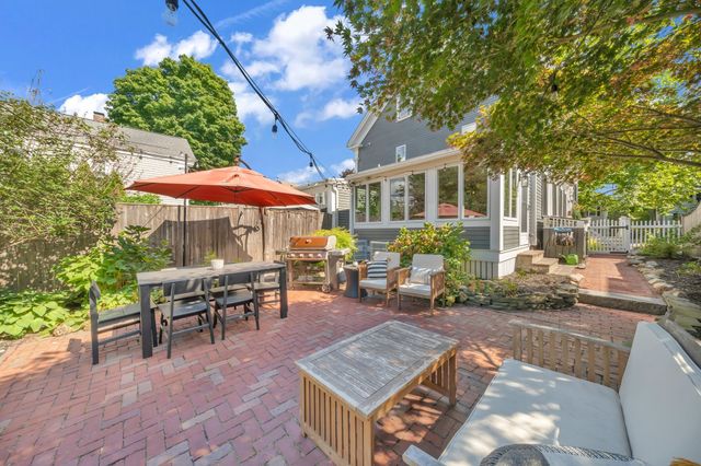 18 Broad St, Newburyport, MA 01950