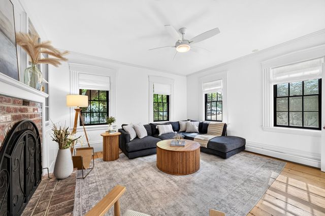 18 Broad St, Newburyport, MA 01950
