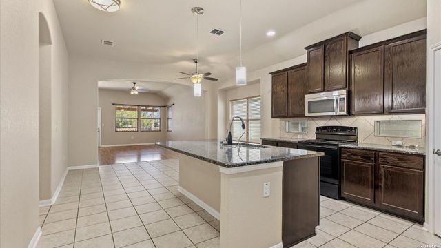 6026 Cielo Rnch, San Antonio, TX 78218
