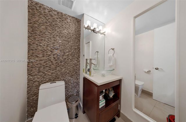 250 180th Dr 352, Sunny Isles Beach, FL 33160
