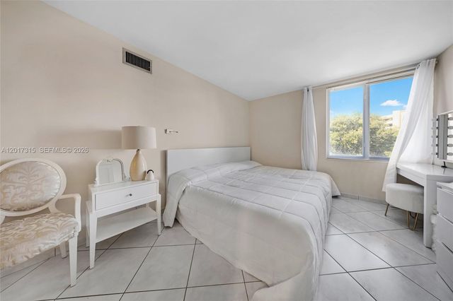 250 180th Dr 352, Sunny Isles Beach, FL 33160