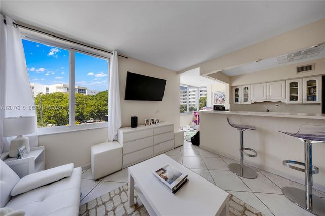250 180th Dr 352, Sunny Isles Beach, FL 33160