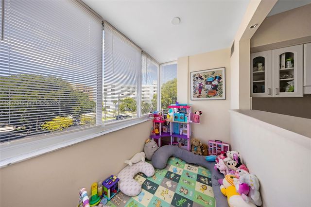 250 180th Dr 352, Sunny Isles Beach, FL 33160