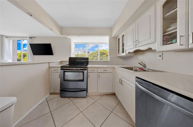 250 180th Dr 352, Sunny Isles Beach, FL 33160