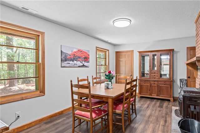 6605 Harrell Drive, Pfafftown, NC 27040