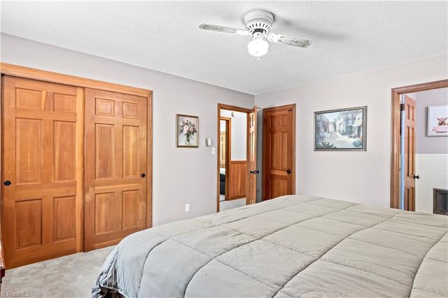 6605 Harrell Drive, Pfafftown, NC 27040