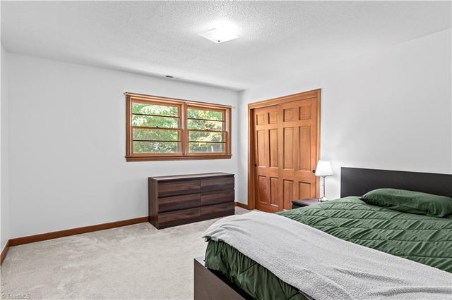 6605 Harrell Drive, Pfafftown, NC 27040