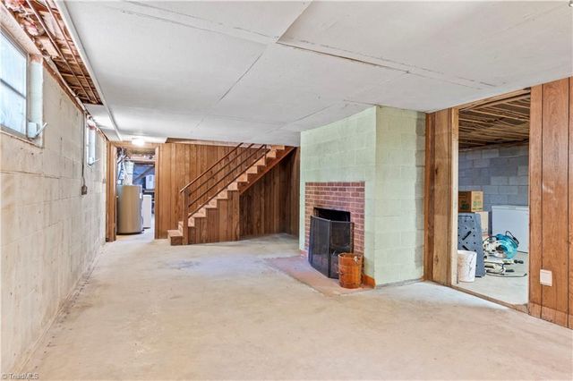 6605 Harrell Drive, Pfafftown, NC 27040