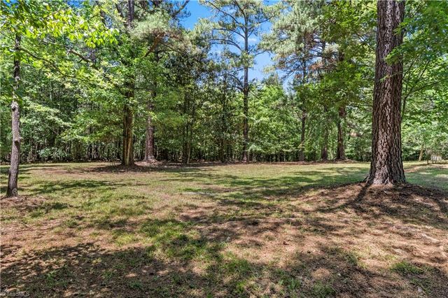 6605 Harrell Drive, Pfafftown, NC 27040