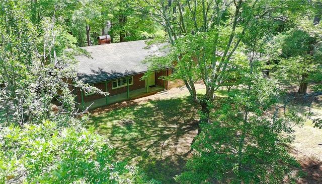 6605 Harrell Drive, Pfafftown, NC 27040