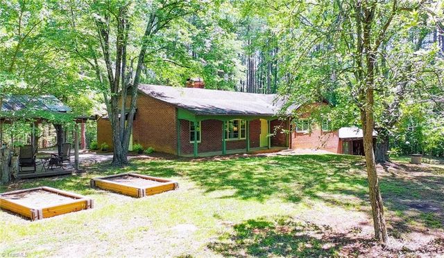6605 Harrell Drive, Pfafftown, NC 27040