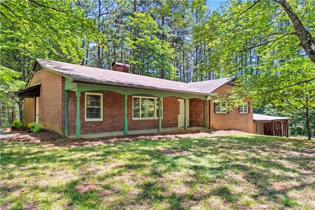 6605 Harrell Drive, Pfafftown, NC 27040
