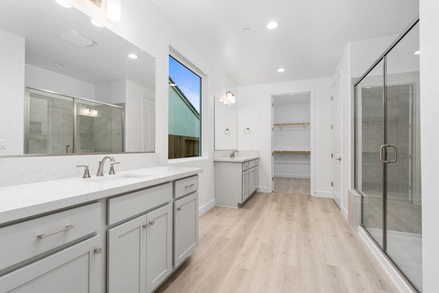 6522 W Galileo Drive Lot1032, Visalia, CA 93277