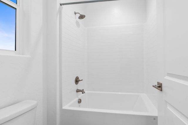 6522 W Galileo Drive Lot1032, Visalia, CA 93277