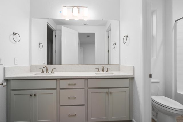 6522 W Galileo Drive Lot1032, Visalia, CA 93277