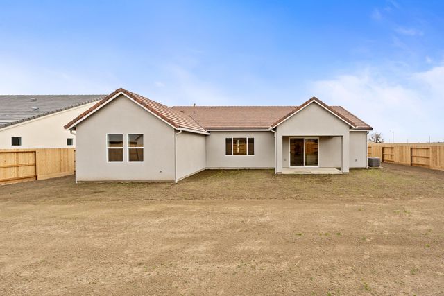 6522 W Galileo Drive Lot1032, Visalia, CA 93277