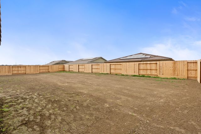 6522 W Galileo Drive Lot1032, Visalia, CA 93277