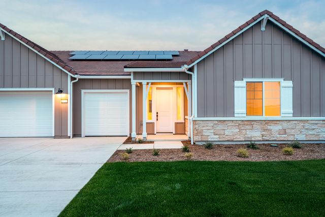 6522 W Galileo Drive Lot1032, Visalia, CA 93277