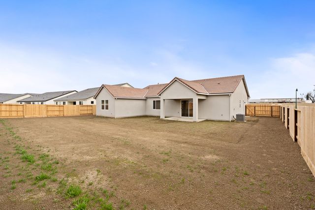 6522 W Galileo Drive Lot1032, Visalia, CA 93277