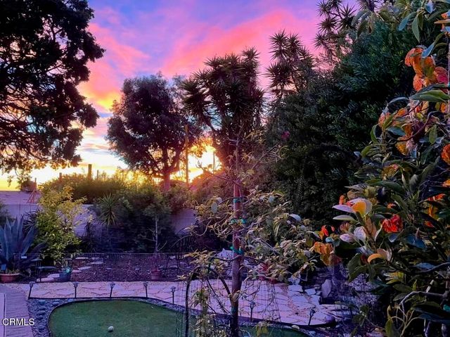 1231 Las Lomas Place, Pacific Palisades, CA 90272
