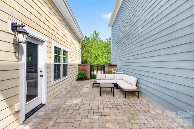 7544 Fairway Villa Circle, Denver, NC 28037