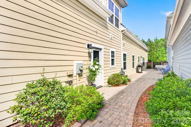 7544 Fairway Villa Circle, Denver, NC 28037