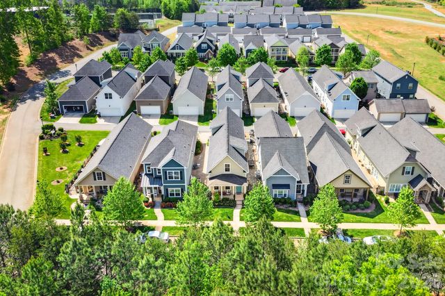 7544 Fairway Villa Circle, Denver, NC 28037