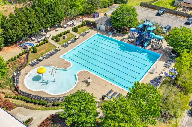 7544 Fairway Villa Circle, Denver, NC 28037