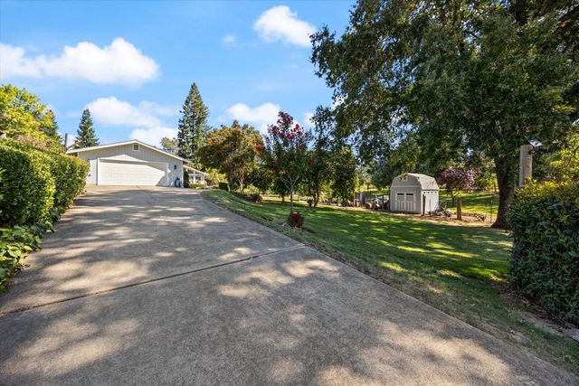 7911 Logan Ln, Penryn, CA 95663