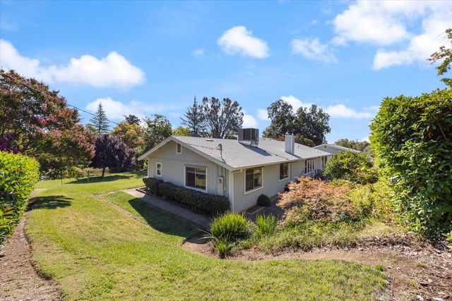 7911 Logan Ln, Penryn, CA 95663
