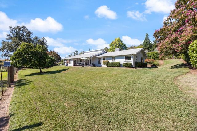 7911 Logan Ln, Penryn, CA 95663