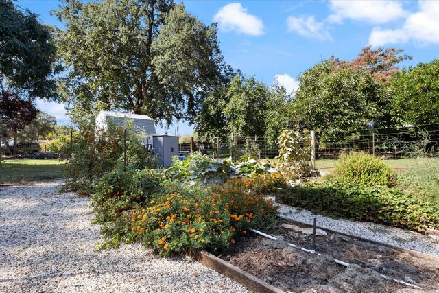 7911 Logan Ln, Penryn, CA 95663