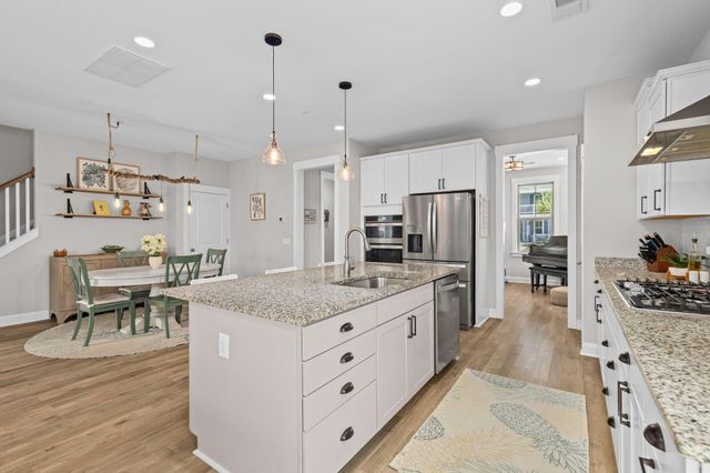 2199 Kemmerlin Street, Johns Island, SC 29455