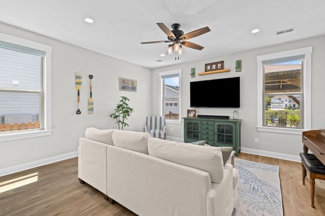 2199 Kemmerlin Street, Johns Island, SC 29455
