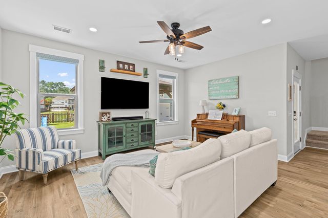2199 Kemmerlin Street, Johns Island, SC 29455