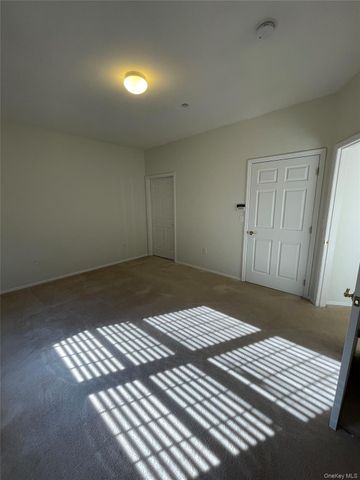 75 Jacqueline Way, North Babylon, NY 11703