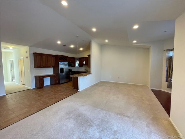 75 Jacqueline Way, North Babylon, NY 11703