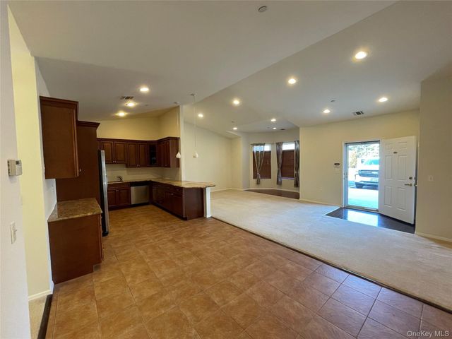 75 Jacqueline Way, North Babylon, NY 11703