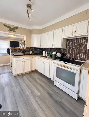 66 N KEYSTONE AVE, Upper Darby, PA 19082