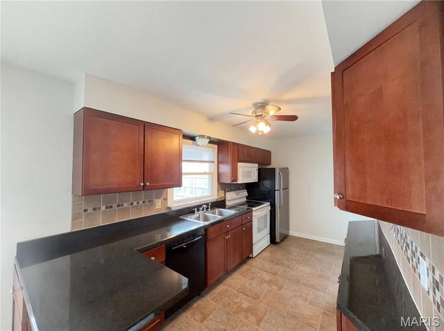 1611 Hobelman Drive, Arnold, MO 63010