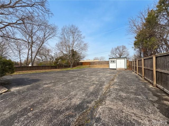 1611 Hobelman Drive, Arnold, MO 63010