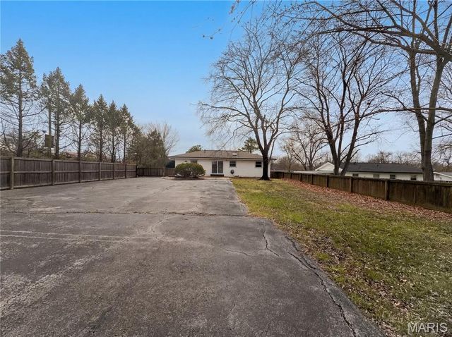 1611 Hobelman Drive, Arnold, MO 63010