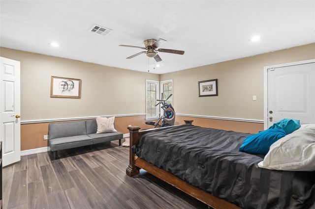 1216 N Walker Road, Cleveland, TX 77328