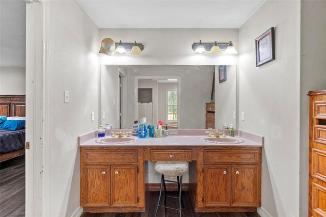 1216 N Walker Road, Cleveland, TX 77328