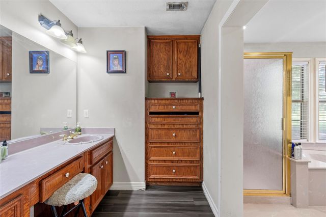 1216 N Walker Road, Cleveland, TX 77328