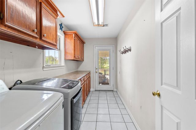 1216 N Walker Road, Cleveland, TX 77328