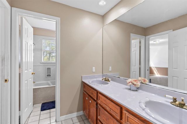 1216 N Walker Road, Cleveland, TX 77328